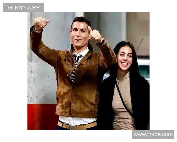 世界足球明星夫妇的爱情故事与事业成就揭秘