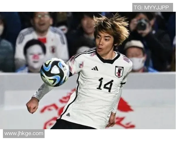 揭开足球明星背后的秘密黑料揭秘他们不为人知的丑闻与争议