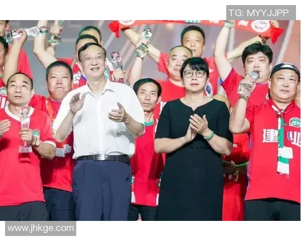 虎年贺岁足球明星携手祝福图集展现激情与团圆的美好时刻